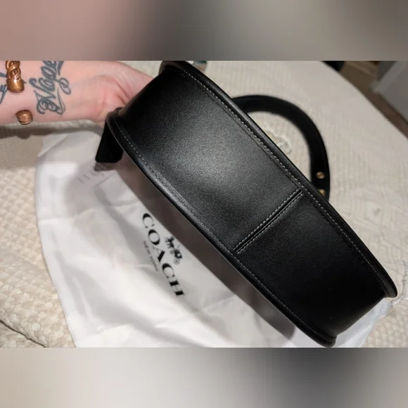 Coach Cashin Crescent Shoulder Bag - Picture 6 of 9